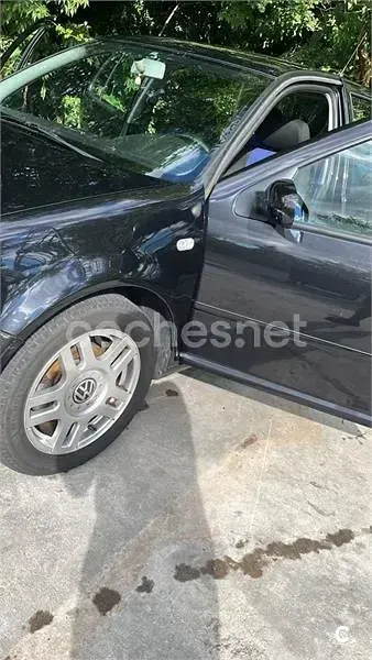 Usado VW Golf IV 110 CV (80 kW) 2000 Negro Berlina