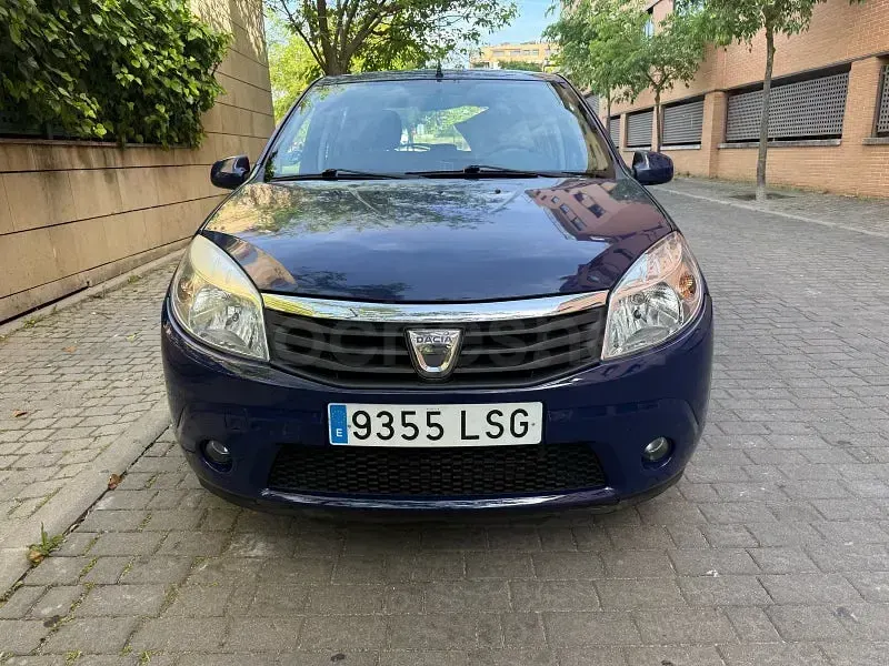 Usado Dacia Sandero Base 75 CV (55 kW) 2009 Azul Berlina