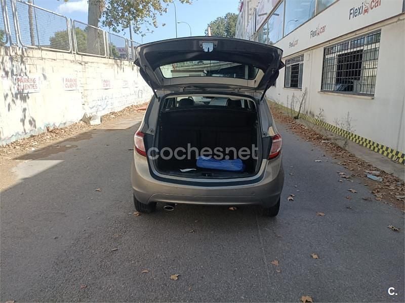 Gris / plata Usado 2015 Opel Meriva Excellence Monovolumen | 6900 € (Buen precio) - Imagen 1/4