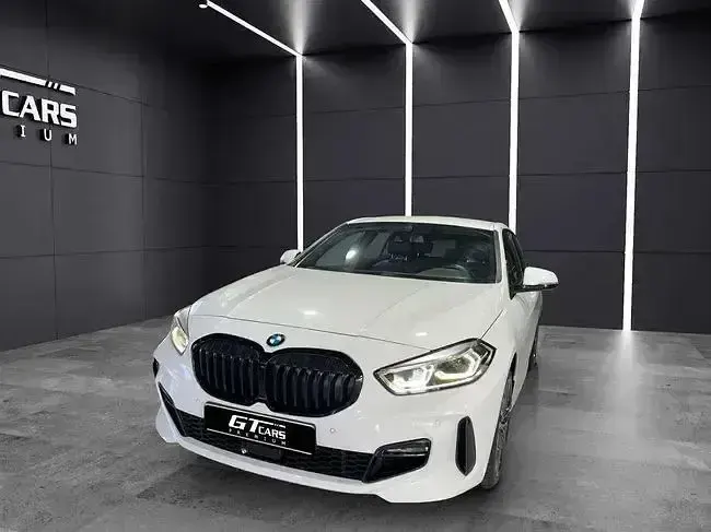 Usado BMW 118 150 CV (110 kW) 2023 Blanco Utilitario