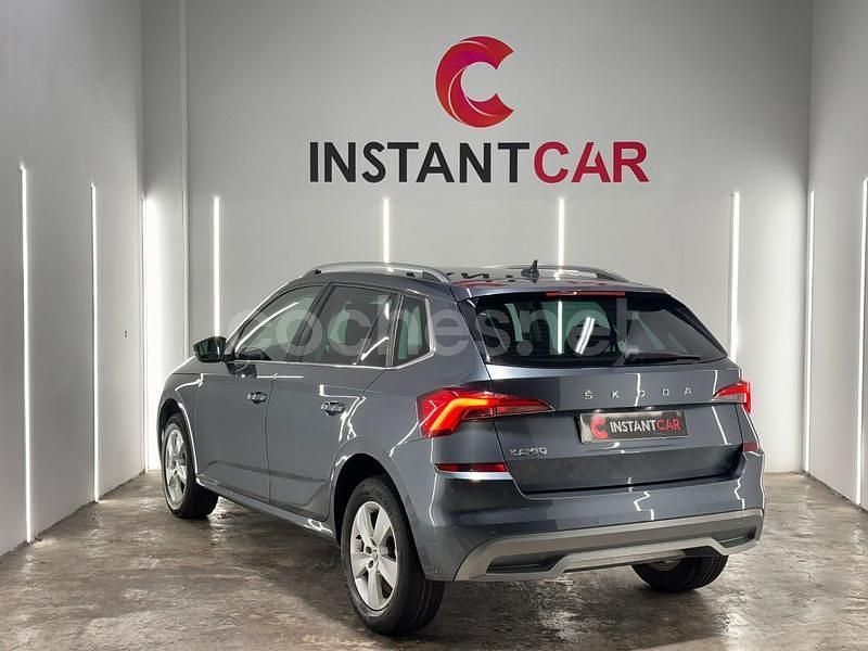Usado Skoda Kamiq Active 110 CV (80 kW) 2021 Gris / plata SUV