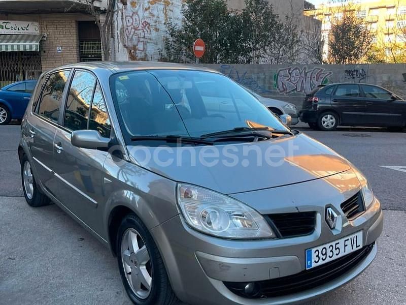 Beige Usado 2007 Renault Scénic II Dynamique Monovolumen | 3800 € (Precio justo) - Imagen 1/4
