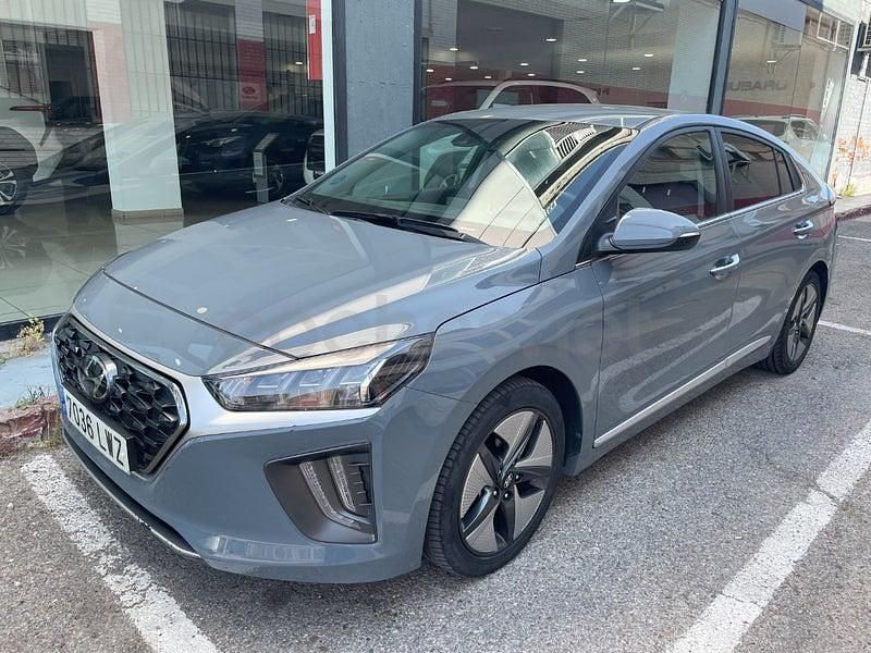 Usado Hyundai Ioniq 141 CV (103 kW) 2022 Gris / plata Utilitario