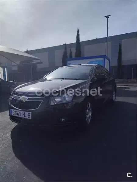 Usado Chevrolet Cruze LT 163 CV (119 kW) 2012 Negro Berlina
