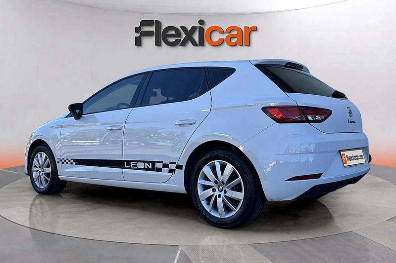 Usado Seat Leon Style 115 CV (84 kW) 2020 Blanco Berlina