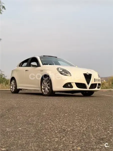 Usado Alfa Romeo Giulietta Distinctive 140 CV (102 kW) 2012 Blanco Utilitario