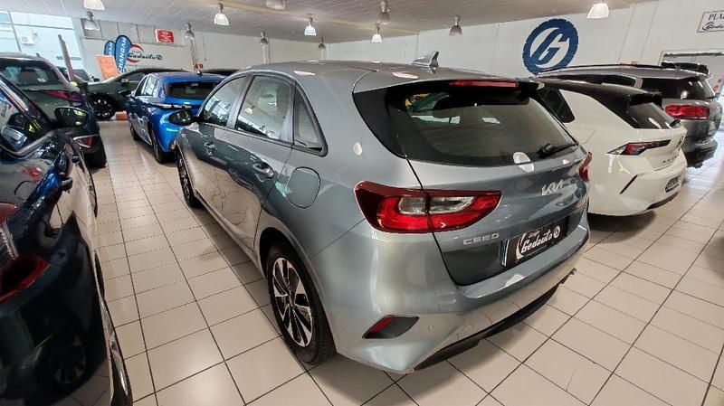 Usado Kia Ceed 100 CV (73 kW) 2025 Otro Utilitario