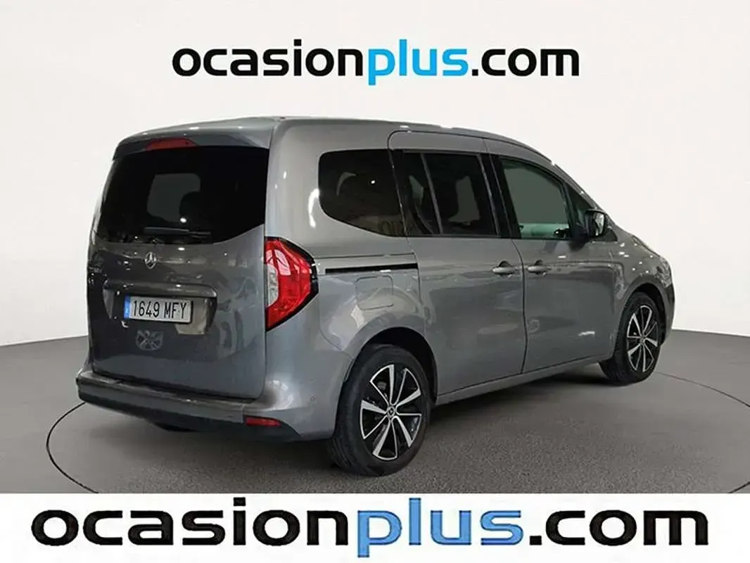 Usado Mercedes 180 116 CV (85 kW) 2023 Gris Berlina