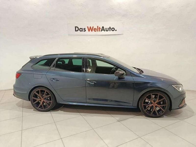 Usado Seat Leon ST 4Drive 300 CV (220 kW) 2019 Gris Familiar