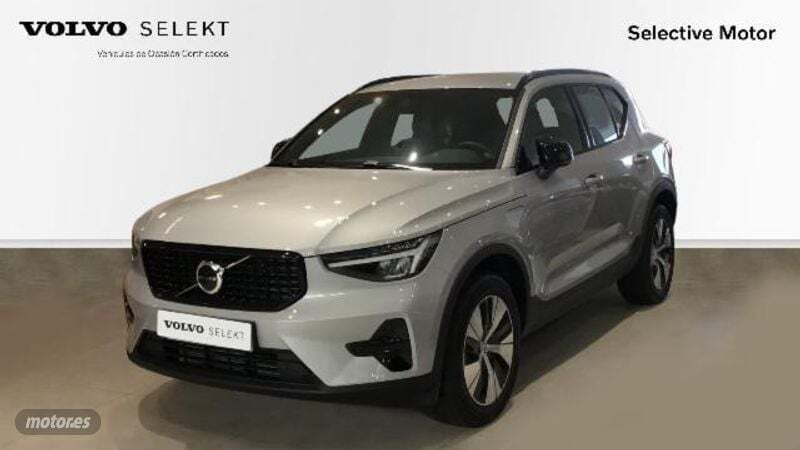 Plateado Usado 2022 Volvo XC40 Plus SUV | 37.900 € (Un poco caro) - Imagen 1/4