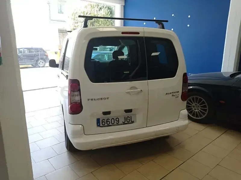 Usado Peugeot Partner Tepee Active 92 CV (67 kW) 2015 Blanco Monovolumen