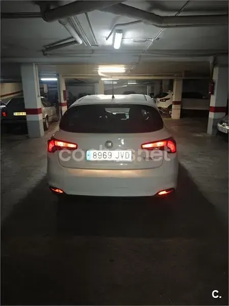 Usado Fiat Tipo Lounge 95 CV (69 kW) 2016 Blanco Berlina