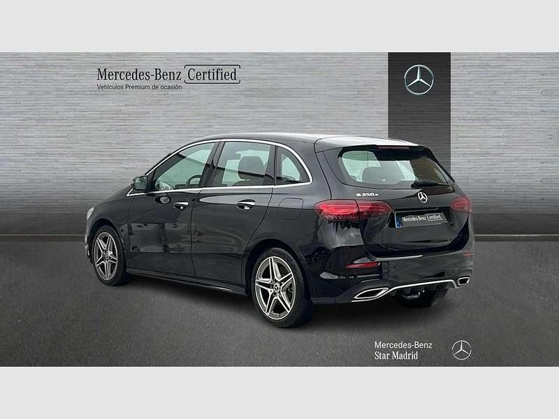 Usado Mercedes E250 218 CV (160 kW) 2025 Negro Familiar