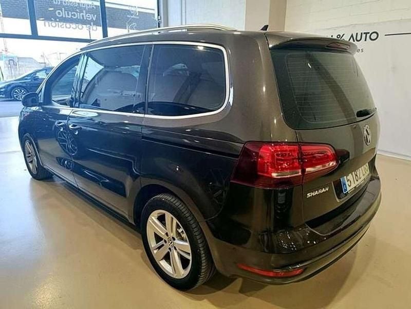 Usado VW Sharan Advance 150 CV (110 kW) 2020 Gris Monovolumen
