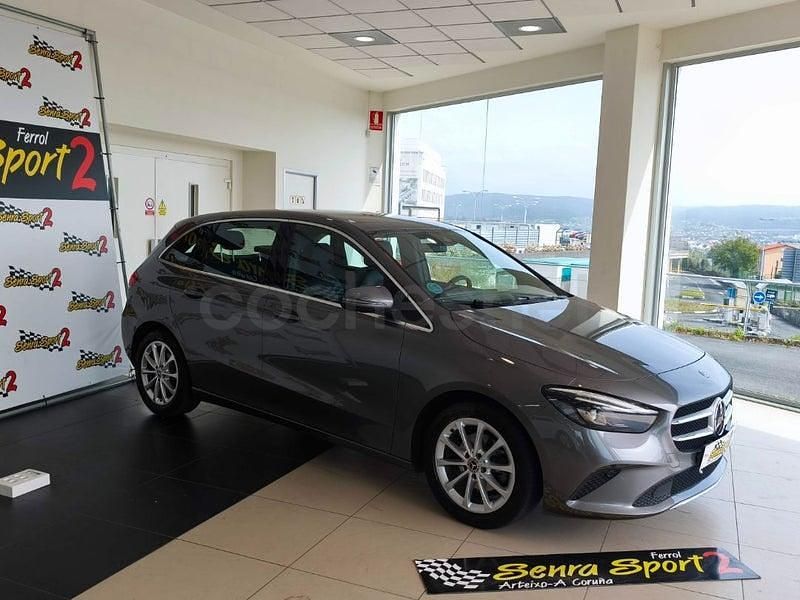 Usado Mercedes B180 116 CV (85 kW) 2019 Gris / plata Utilitario
