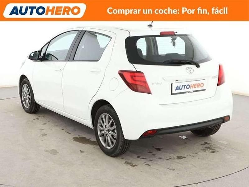 Usado Toyota Yaris Active 101 CV (74 kW) 2016 Blanco Utilitario