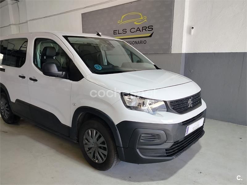 Usado Peugeot Rifter Active 100 CV (73 kW) 2023 Blanco Monovolumen