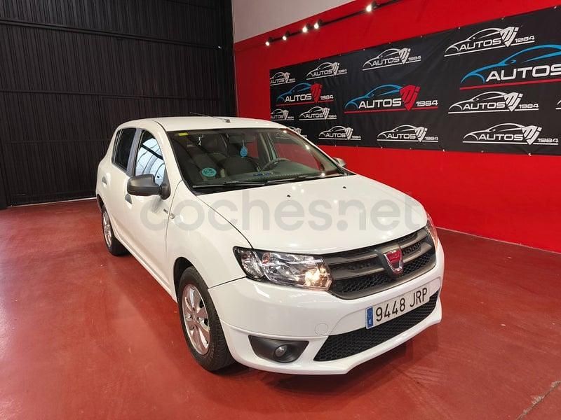 Usado Dacia Sandero Ambiance 75 CV (55 kW) 2016 Blanco Berlina