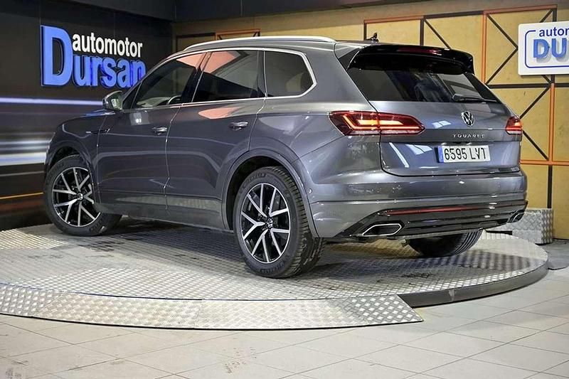 Usado VW Touareg 290 CV (213 kW) 2021 Gris SUV