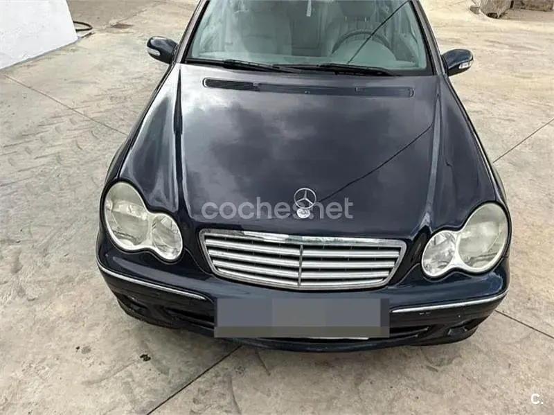 Usado Mercedes C180 Elegance 143 CV (105 kW) 2005 Azul Berlina
