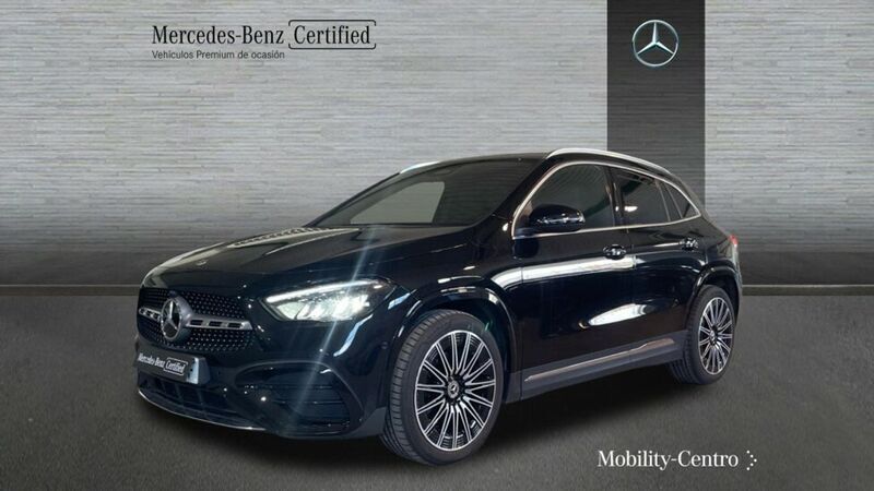 Negro cosmos Usado 2024 Mercedes GLA200 AMG line SUV | 44.600 € (Un poco caro) - Imagen 1/4