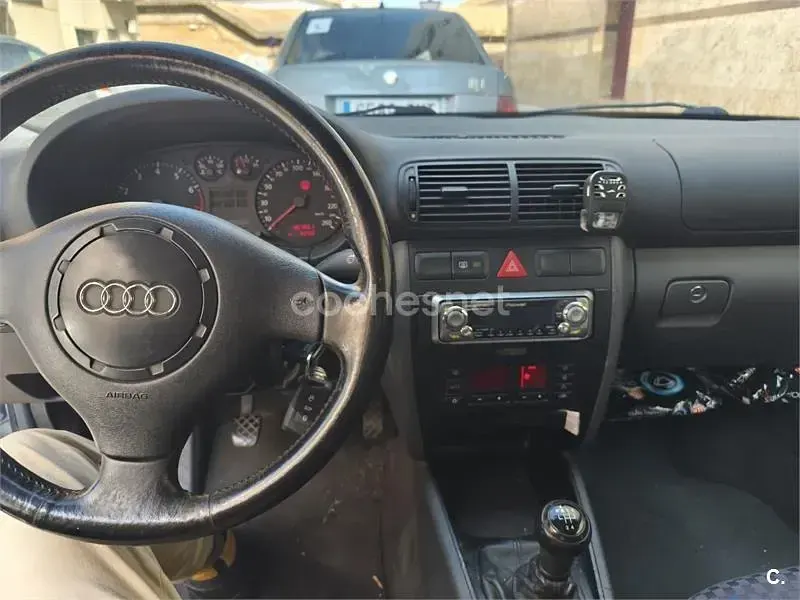 Usado Audi A3 Ambition 150 CV (110 kW) 1999 Gris / plata Utilitario