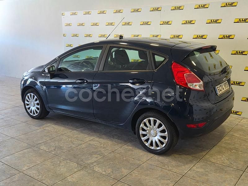 Usado Ford Fiesta Trend 82 CV (60 kW) 2014 Azul Utilitario