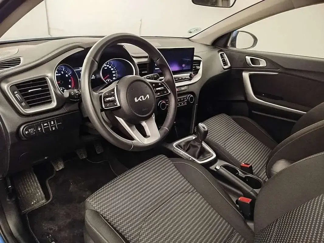 Usado Kia XCeed 101 CV (74 kW) 2025 Azul SUV