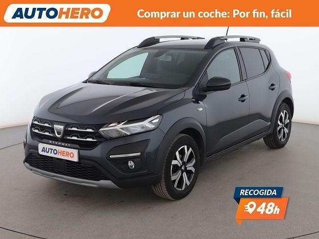 Usado Dacia Sandero Comfort 91 CV (66 kW) 2021 Gris Utilitario