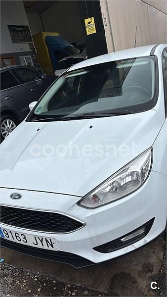 Usado Ford Focus Trend 120 CV (88 kW) 2017 Blanco Familiar