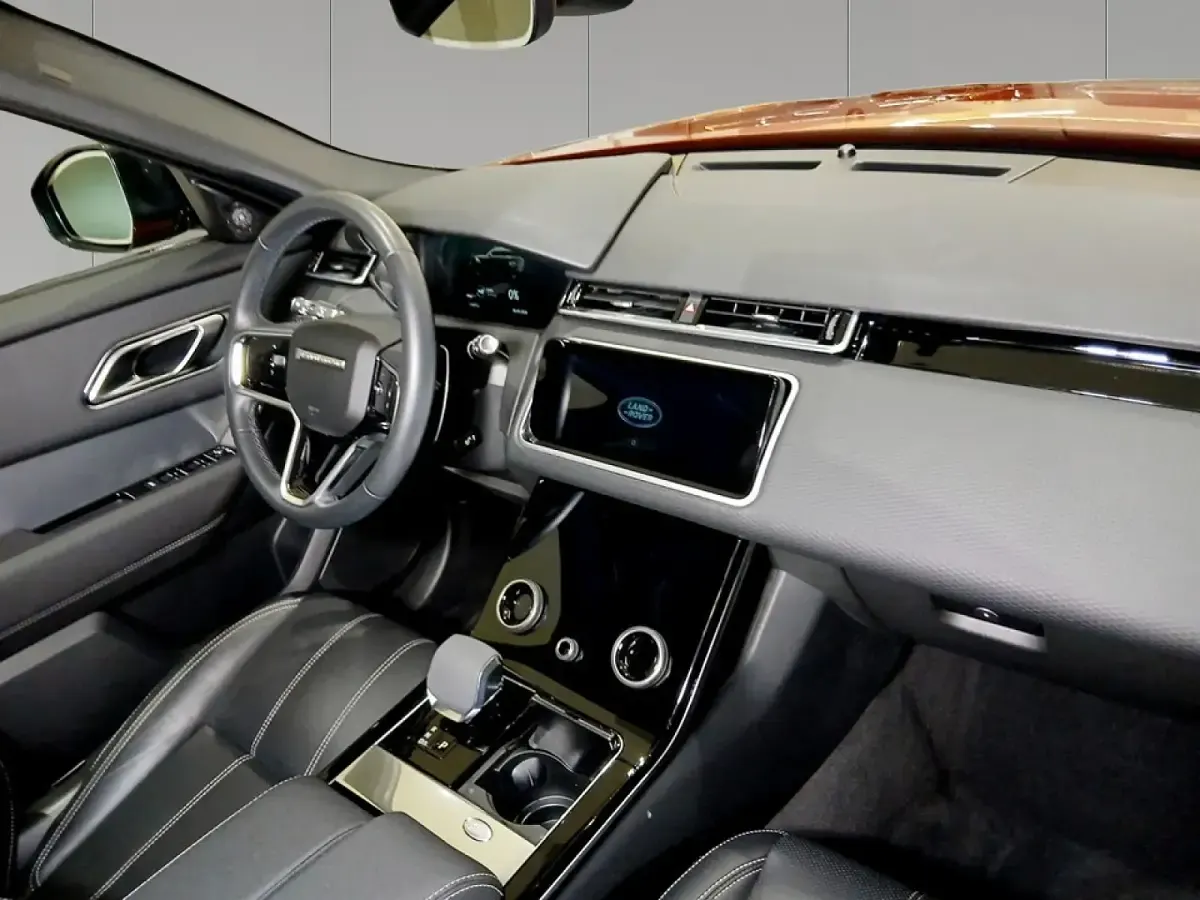 Usado Land Rover Range Rover Velar R-Dynamic 404 CV (297 kW) 2023 Firenze red SUV