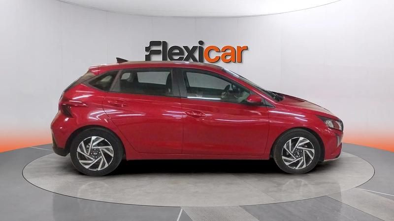 Usado Hyundai i20 101 CV (74 kW) 2024 Rojo Utilitario