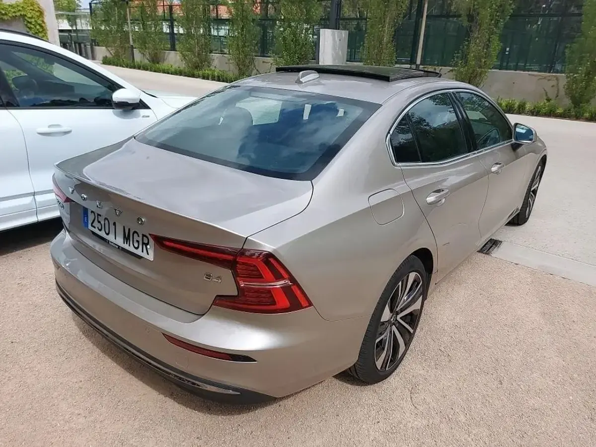 Usado Volvo S60 Plus 197 CV (144 kW) 2023 Beige Berlina