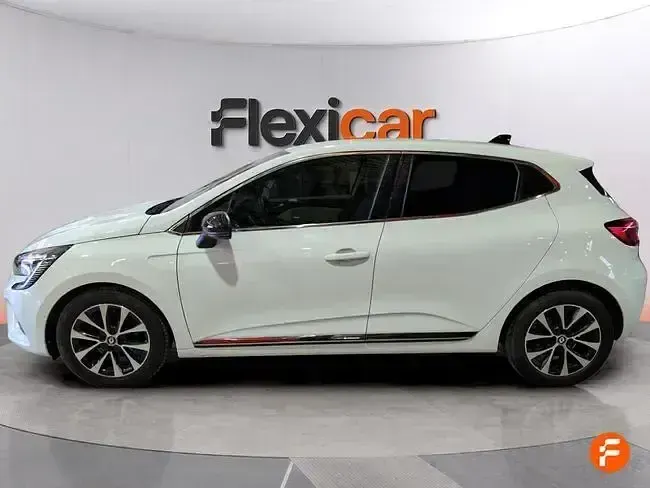Begagnad Renault Clio V Techno 90 HK (66 kW) 2023 Vit