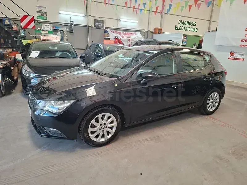 Usado Seat Leon Style 105 CV (77 kW) 2013 Negro Berlina