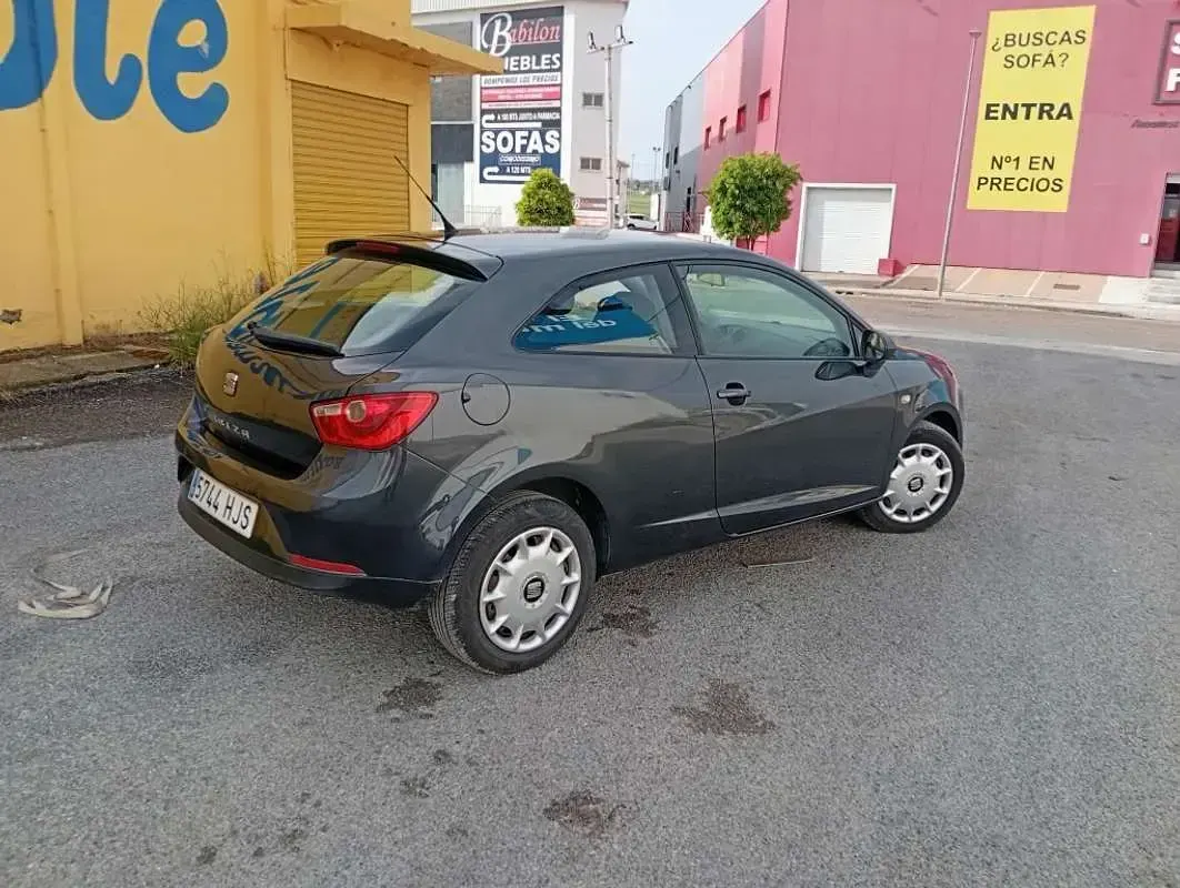 Usado Seat Ibiza SC Reference 90 CV (66 kW) 2012 Marrón Utilitario