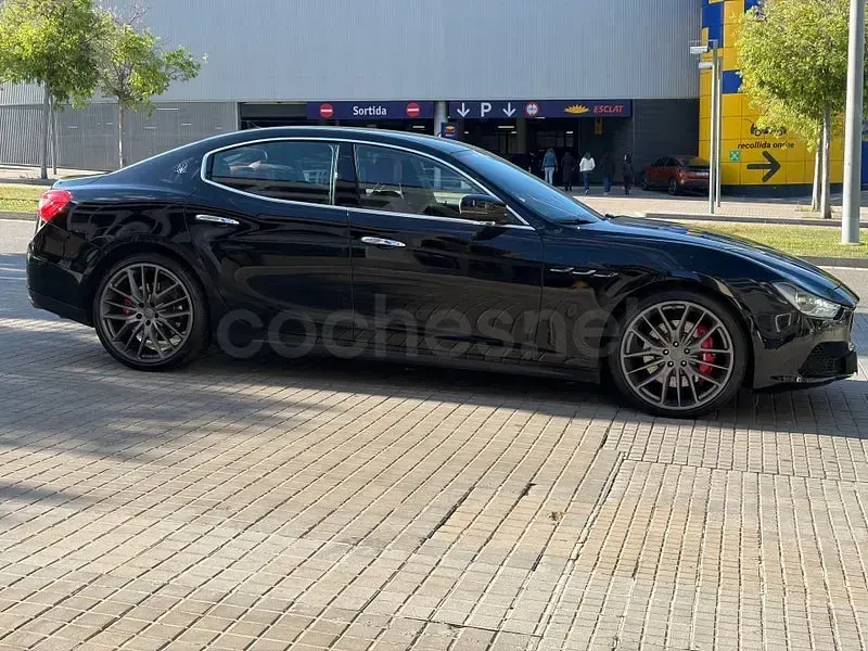 Usado Maserati Ghibli 410 CV (301 kW) 2018 Negro Berlina