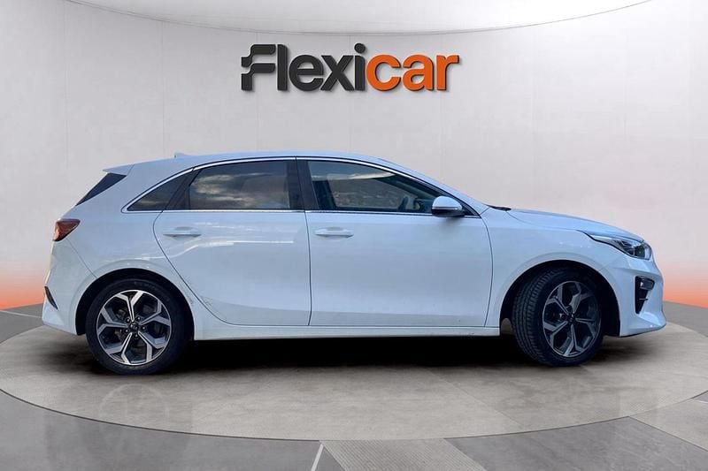 Usado Kia Ceed 140 CV (102 kW) 2018 Blanco Utilitario
