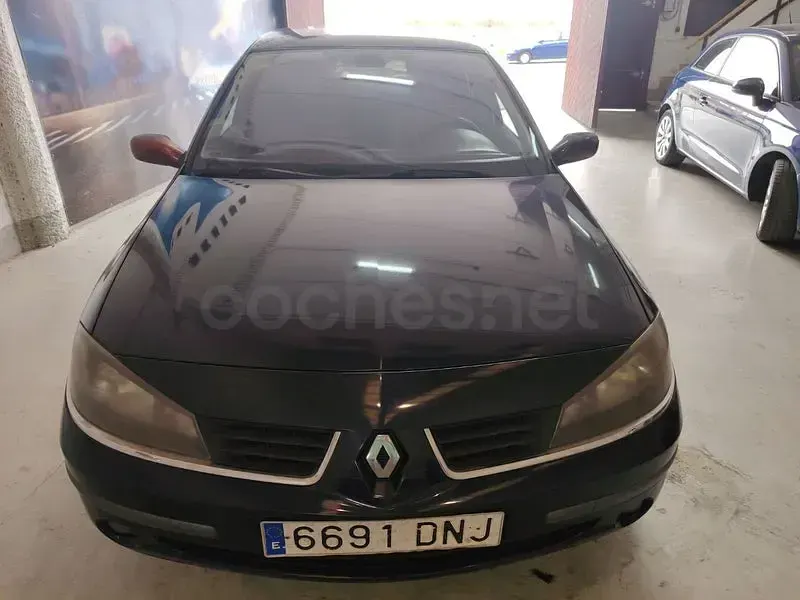 Usado Renault Laguna II Dynamique 120 CV (88 kW) 2005 Azul Berlina