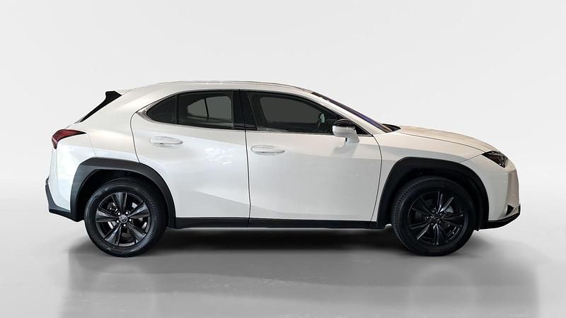 Usado Lexus UX Business Edition 184 CV (135 kW) 2023 Blanco SUV