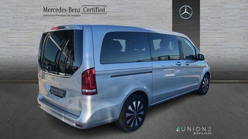 Usado Mercedes V250 190 CV (139 kW) 2023 Gris Monovolumen