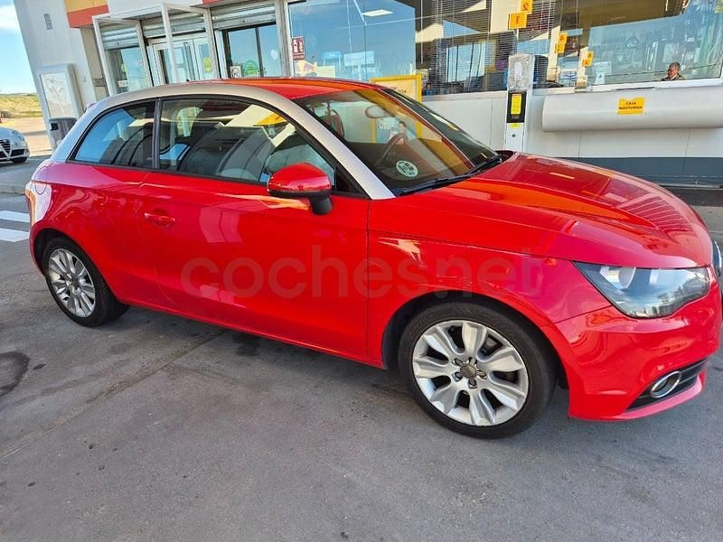 Usado Audi A1 Attraction 105 CV (77 kW) 2011 Rojo Utilitario