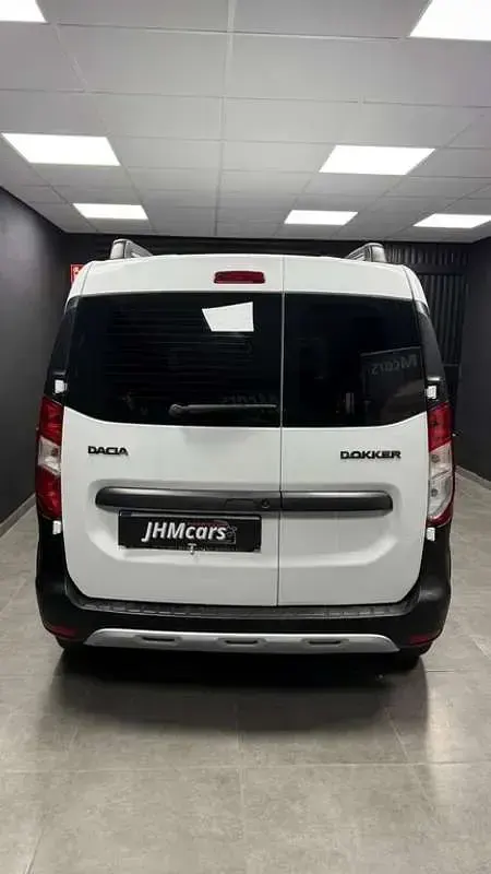 Usado Dacia Dokker 90 CV (66 kW) 2017 Blanco Monovolumen