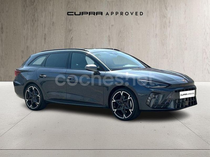 Gris / plata Usado 2024 Cupra Leon Familiar | 36.500 € - Imagen 1/4