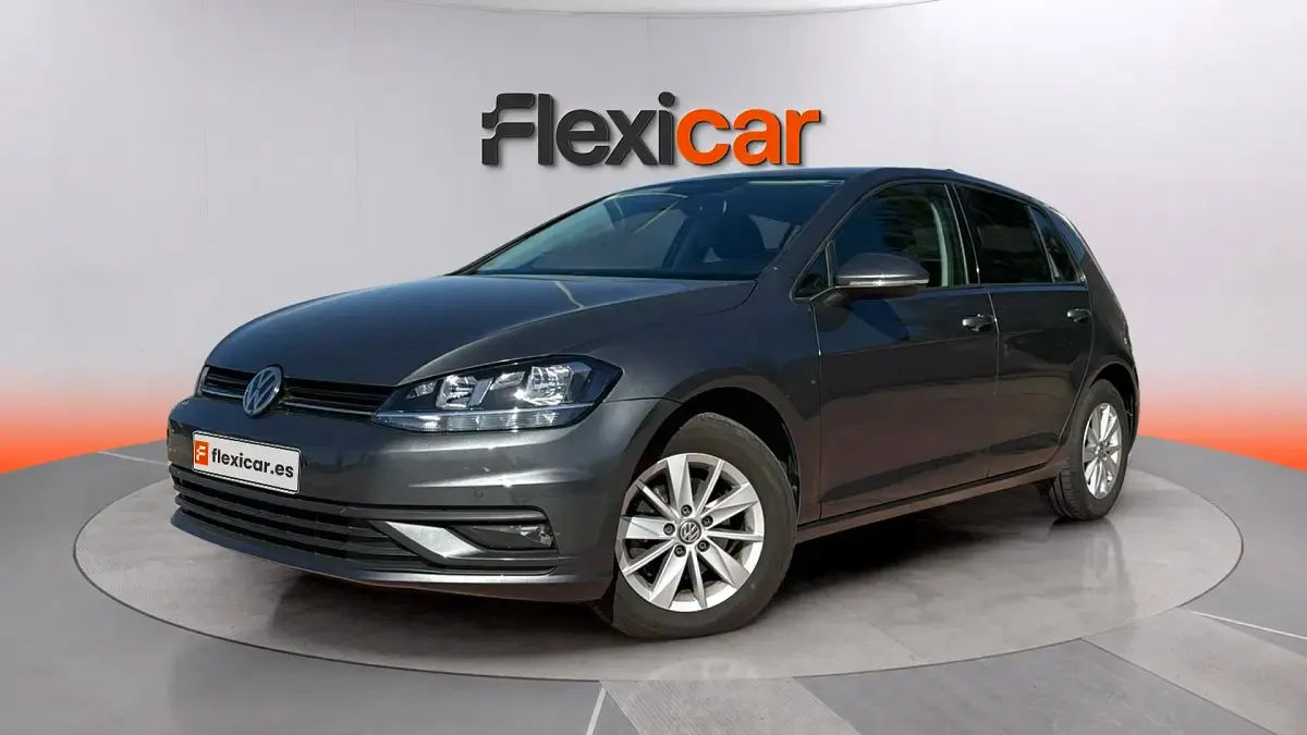 Usado VW Golf VII Advance 116 CV (85 kW) 2019 Gris Utilitario