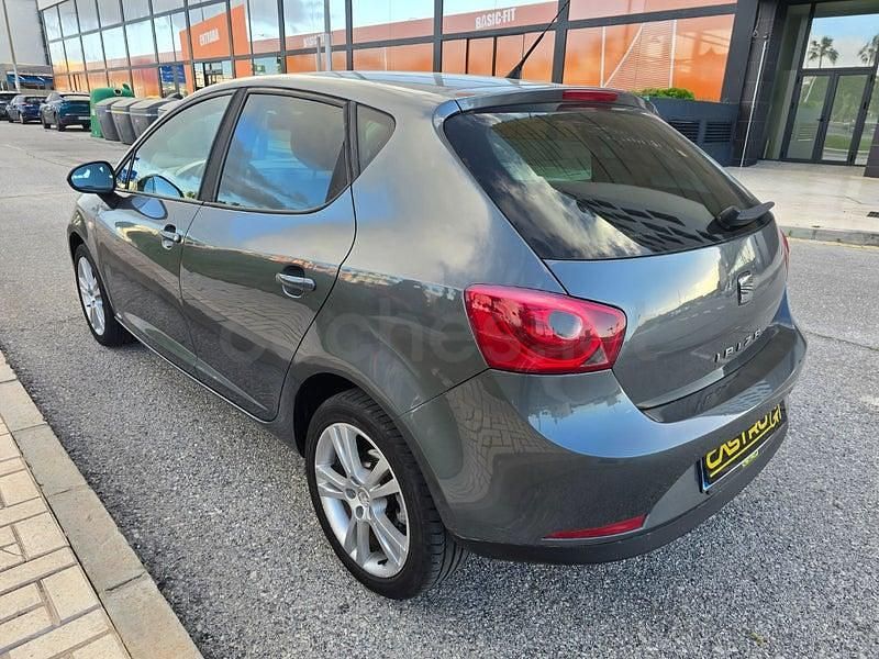 Usado Seat Ibiza Copa 90 CV (66 kW) 2012 Gris / plata Berlina