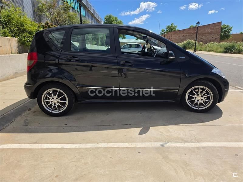 Usado Mercedes A160 Avantgarde 95 CV (69 kW) 2010 Negro Monovolumen