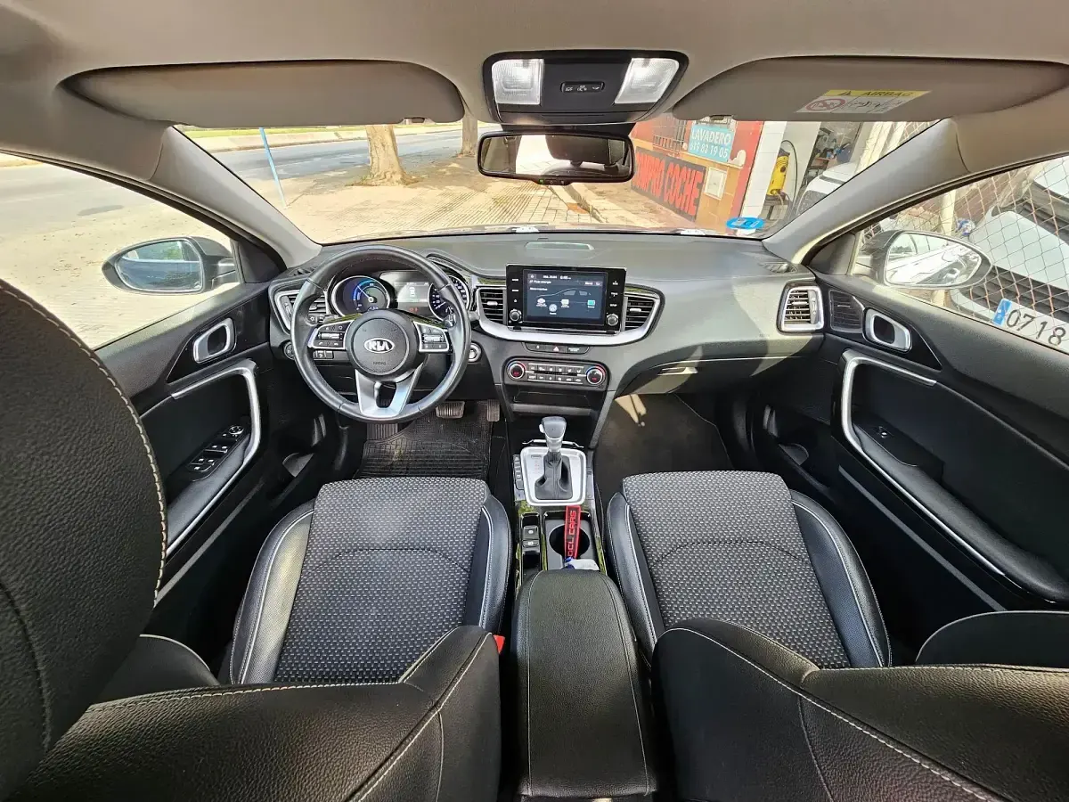 Usado Kia XCeed 141 CV (103 kW) 2021 Gris / plata SUV