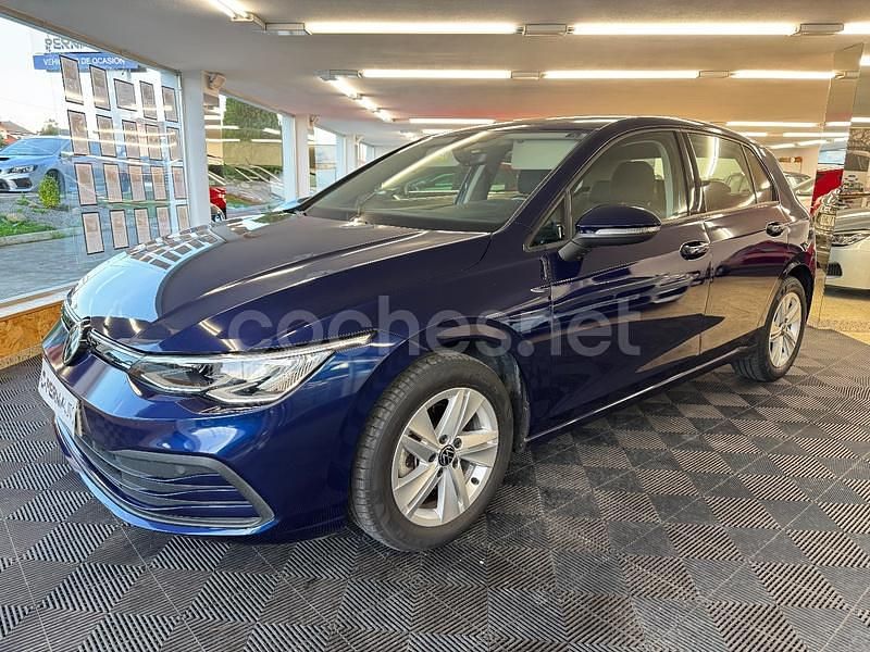Usado VW Golf VIII Life 115 CV (84 kW) 2021 Azul Berlina