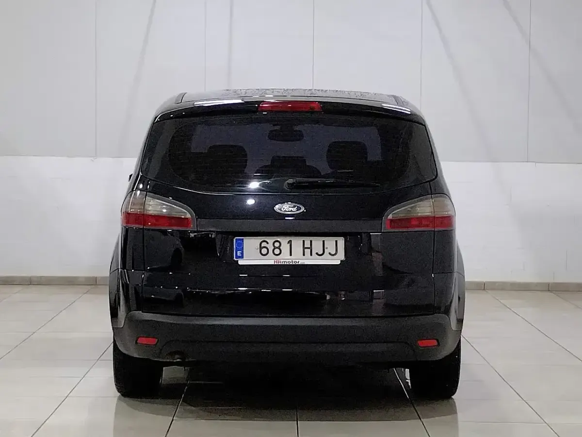 Usado Ford S-MAX Titanium 150 CV (110 kW) 2016 Negro Monovolumen